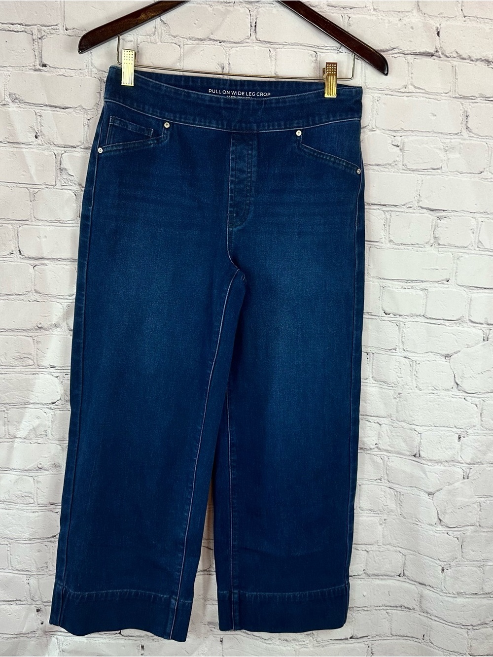 Chico's (0) Pull-On Wide Crop denim dark wash Jeans women 4 boho minimalist